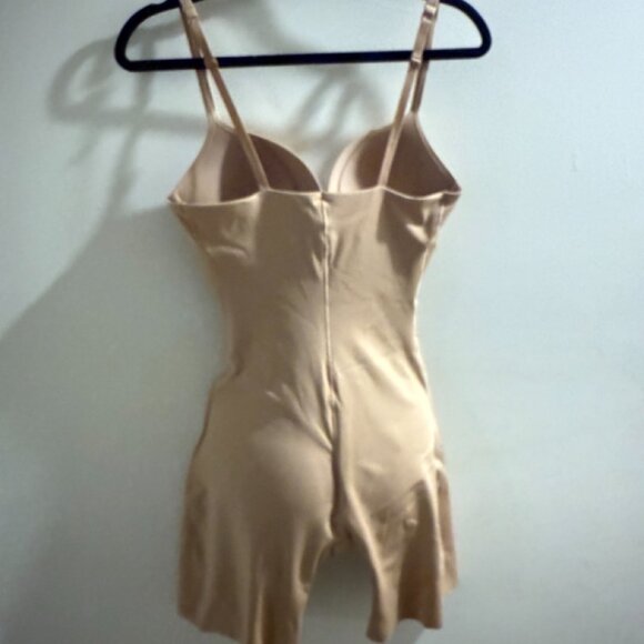 Skims Ultimate Body Push-Up Butt Enhancing Padded Mid-Thigh Bodysuit - Picture 13 of 13